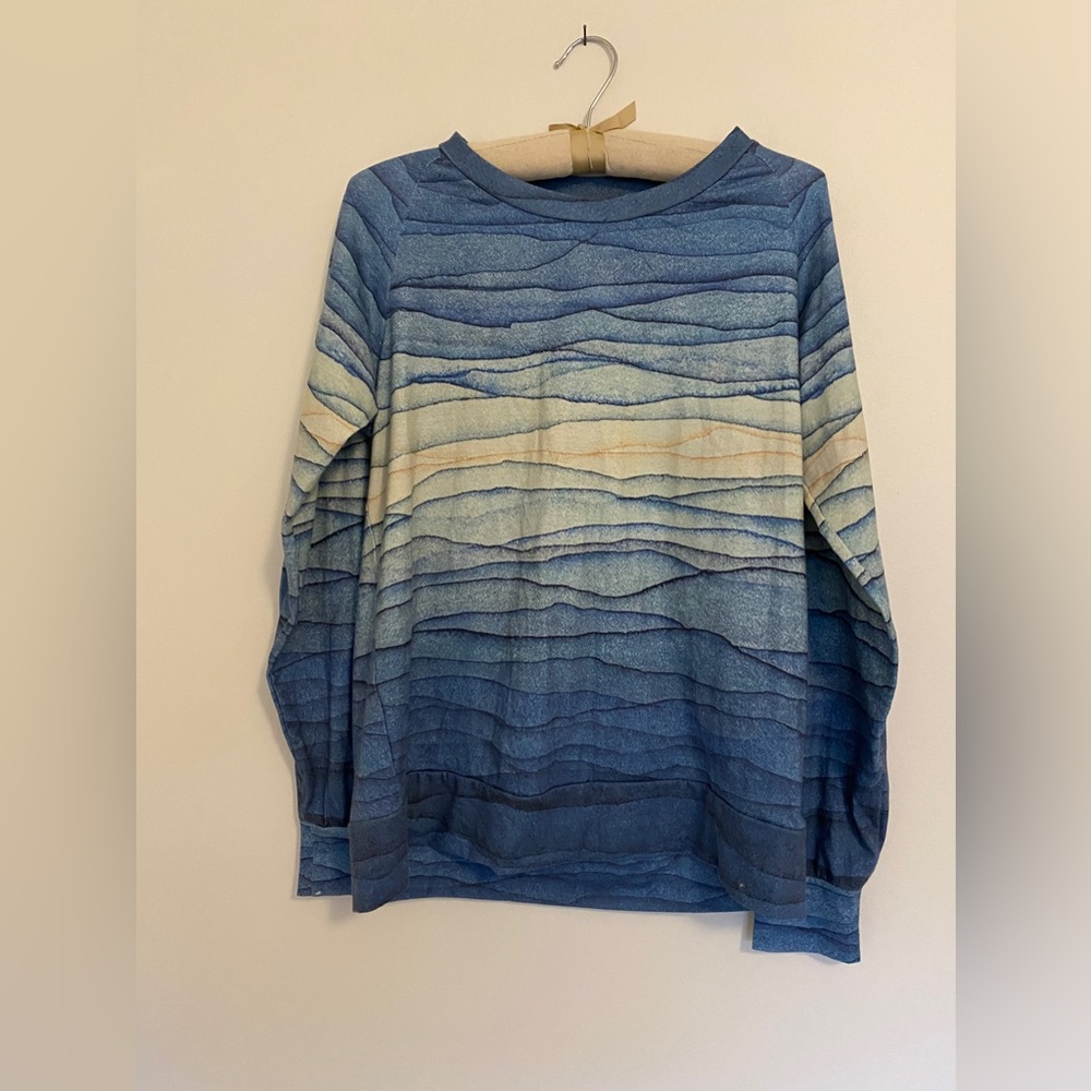 Made with Love beautiful sweatshirt in shades of blue size medium